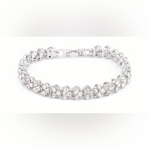 Gorgeous Women’s Crystal Bracelet - Picture 2 of 4